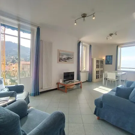 Mistral House 레반토