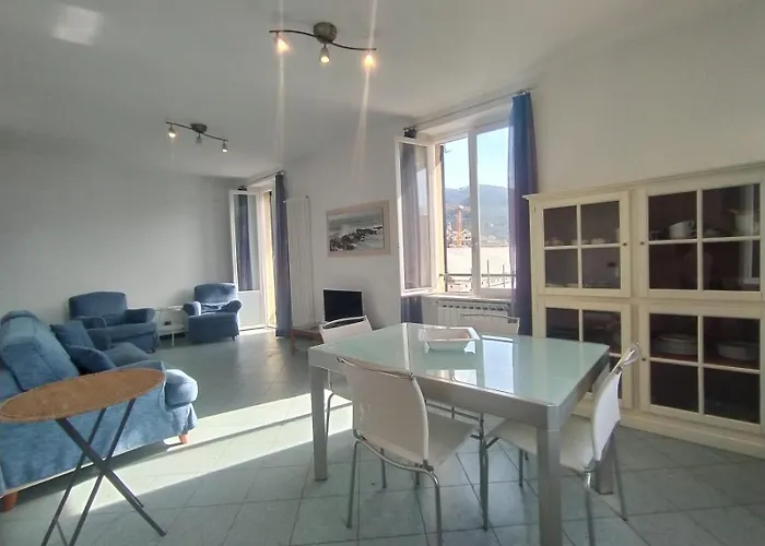 Mistral House 아파트